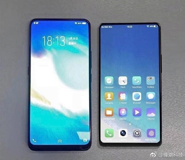 疑似vivo NEX（左）对比vivo APEX（右）图片来自微博